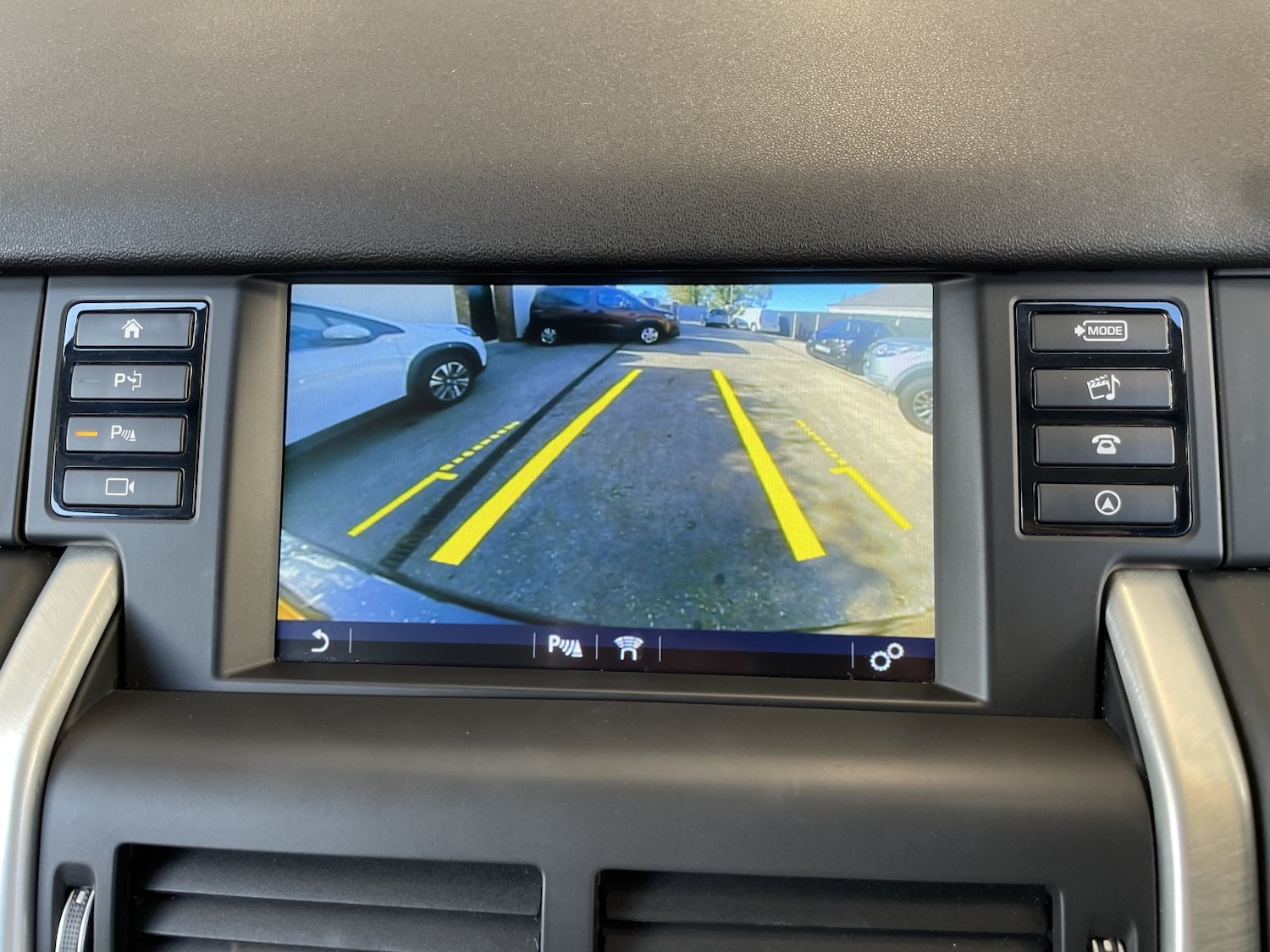 Used Land Rover Discovery Sport 2016 for sale - 76794115: Photo 18