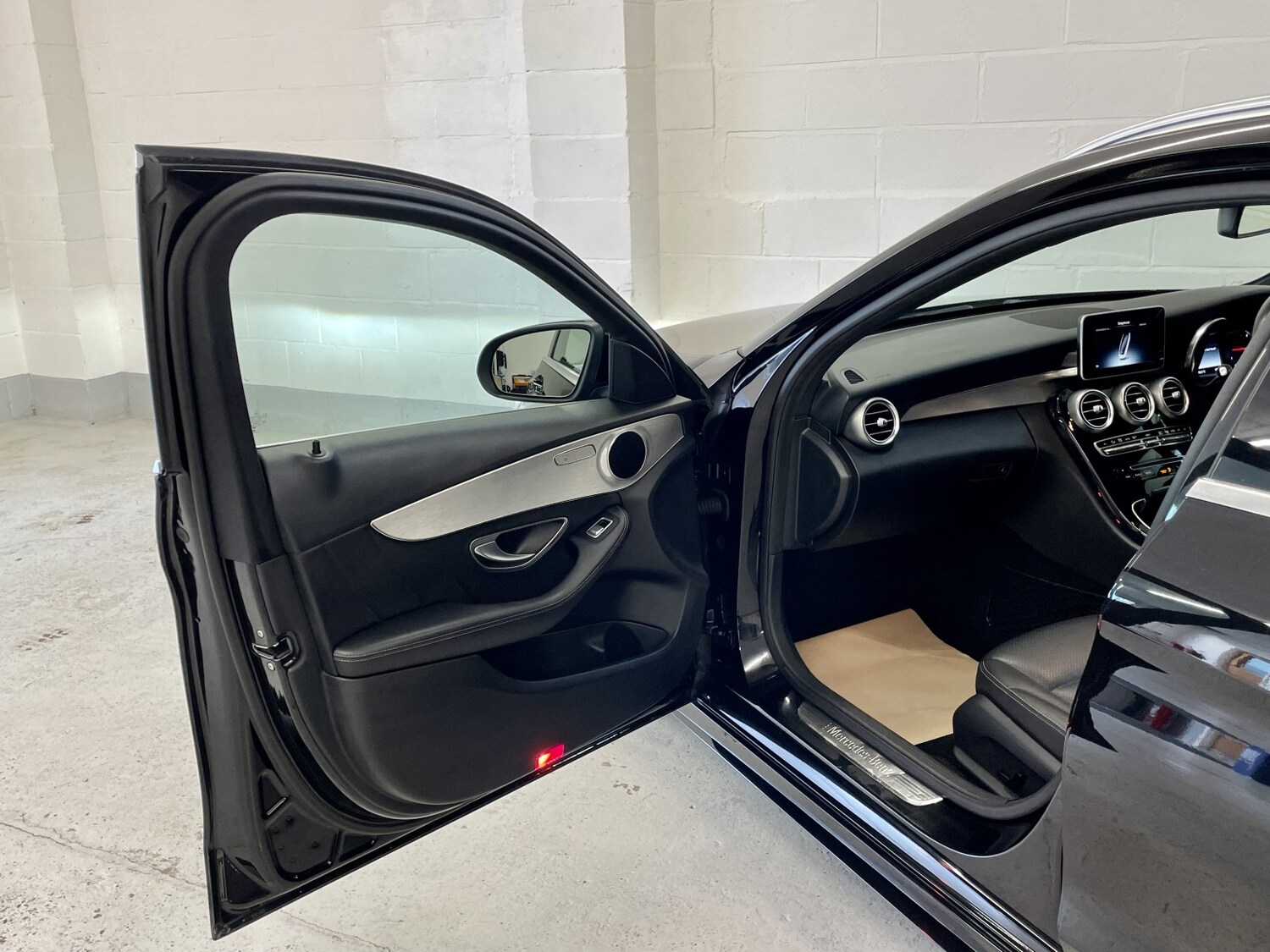 Used Mercedes-Benz C Class 2014 for sale - 76751795: Photo 25