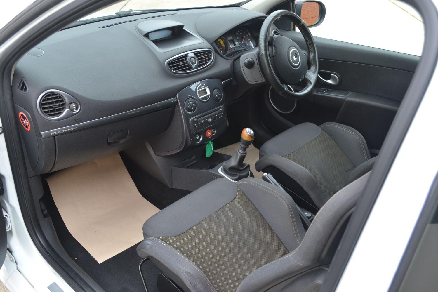 Used Renault Clio 2010 for sale - 77694406: Photo 14