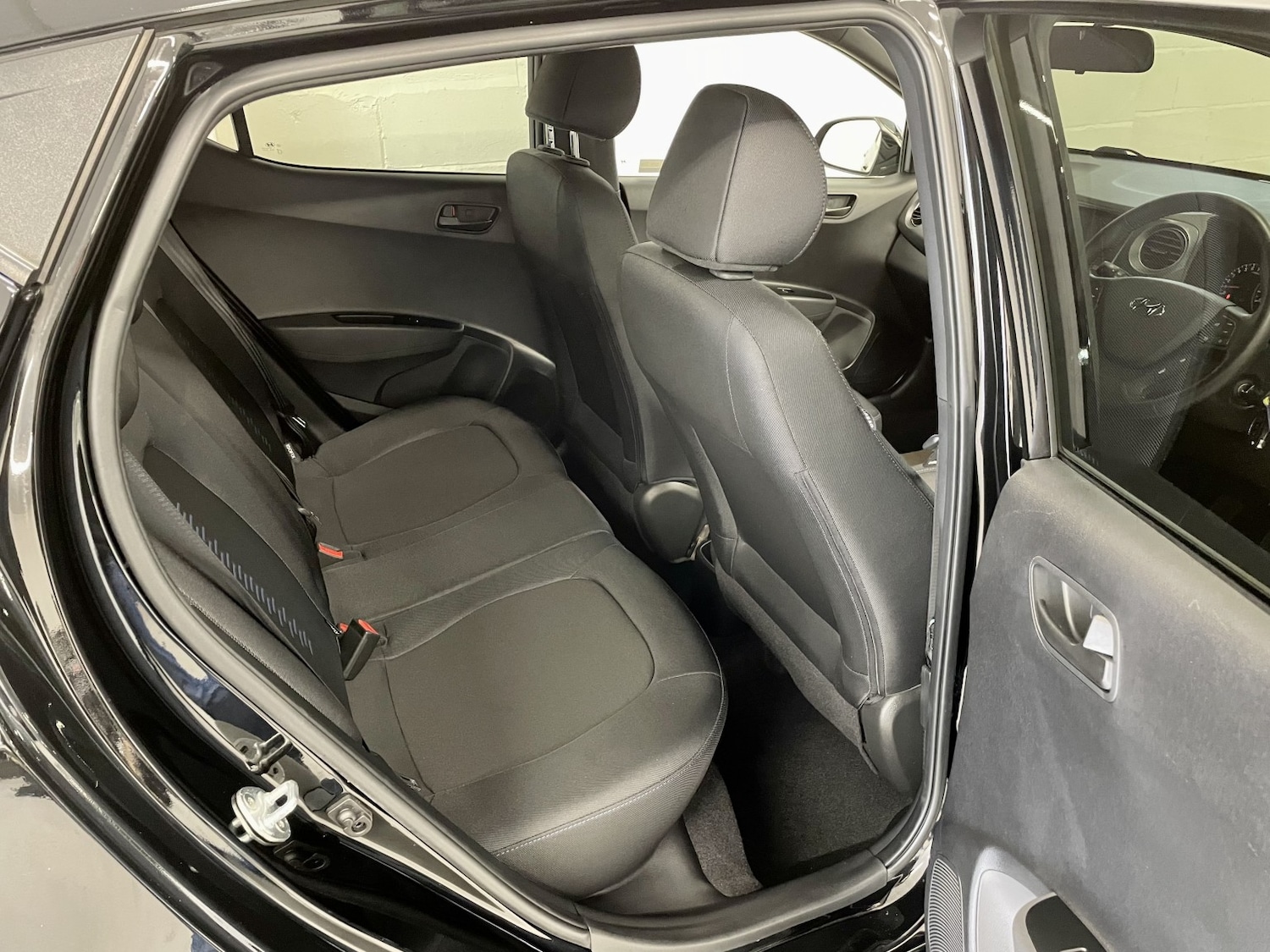 Used Hyundai i10 2018 for sale - 76571241: Photo 12