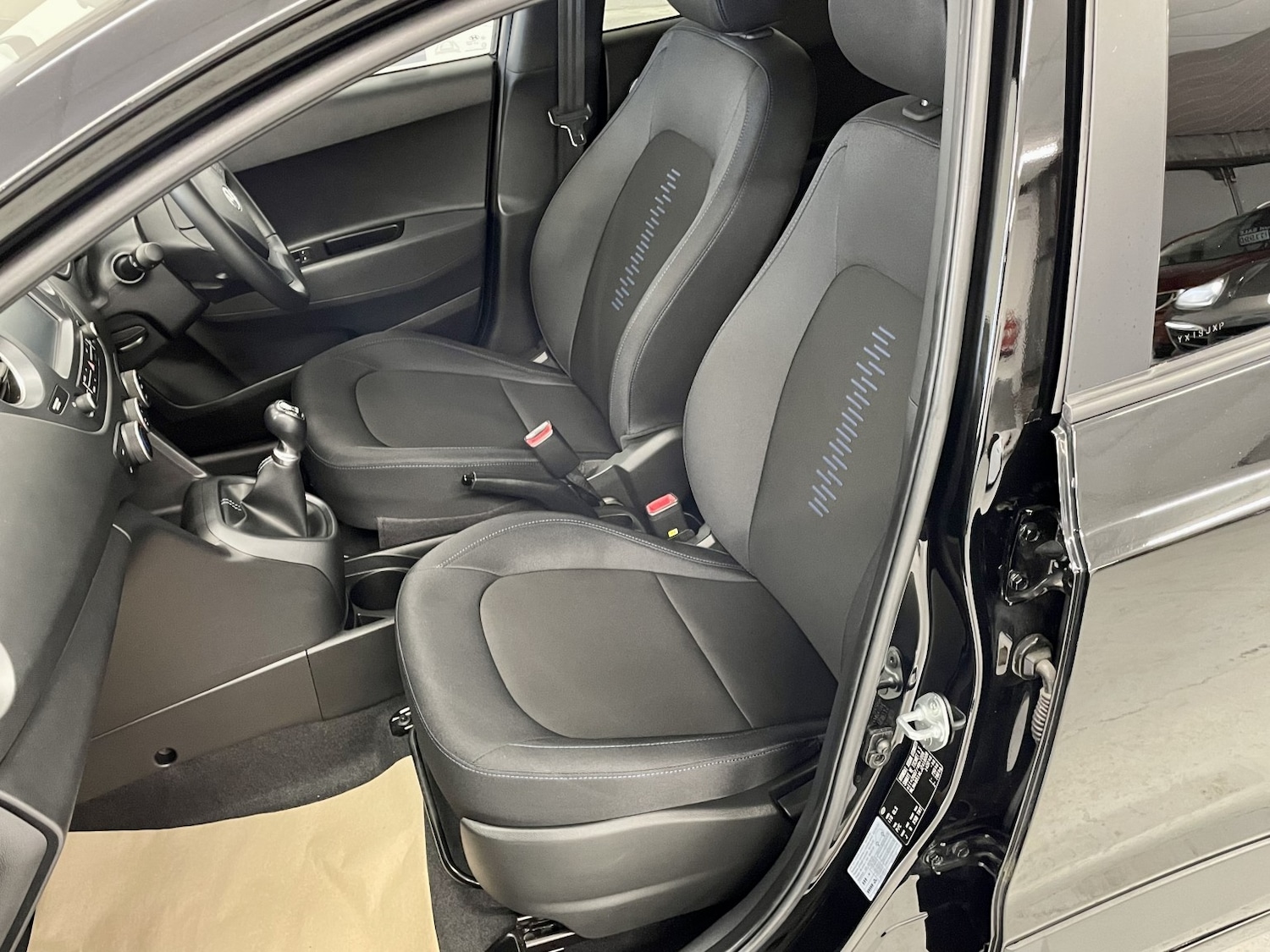 Used Hyundai i10 2018 for sale - 76571241: Photo 13