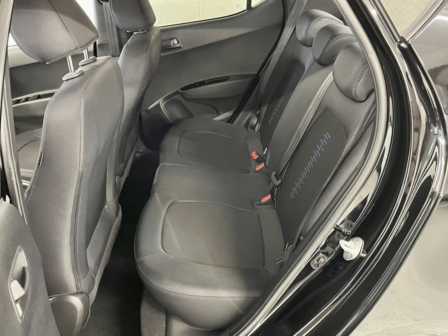 Used Hyundai i10 2018 for sale - 76571241: Photo 14