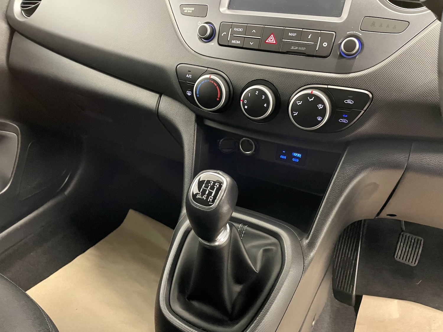 Used Hyundai i10 2018 for sale - 76571241: Photo 17