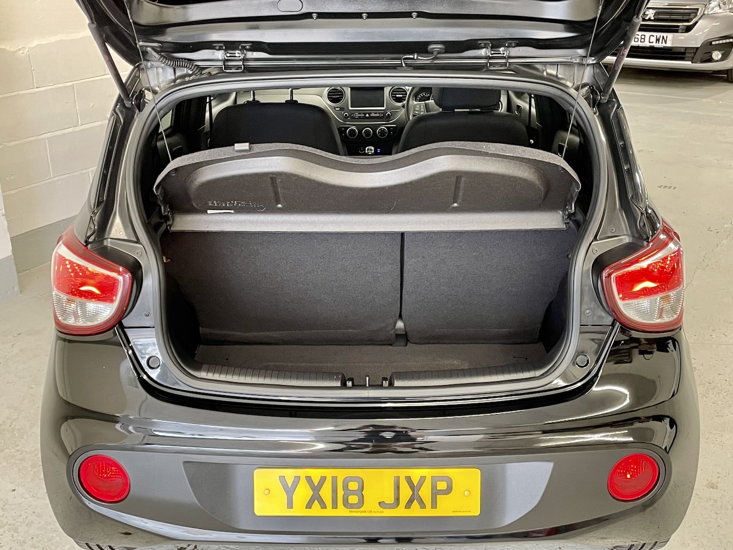 Used Hyundai i10 2018 for sale - 76571241: Photo 19