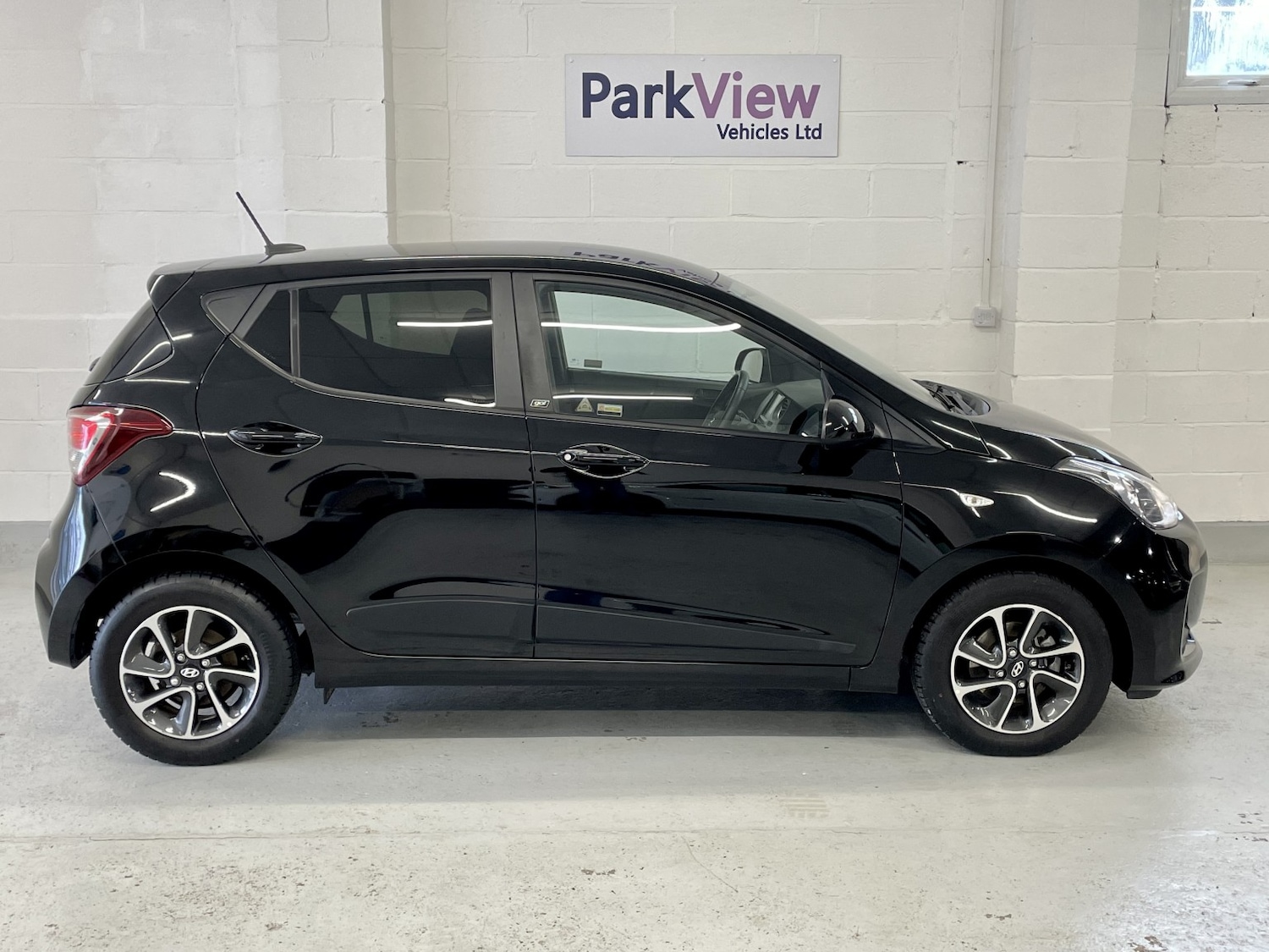 Used Hyundai i10 2018 for sale - 76571241: Photo 4