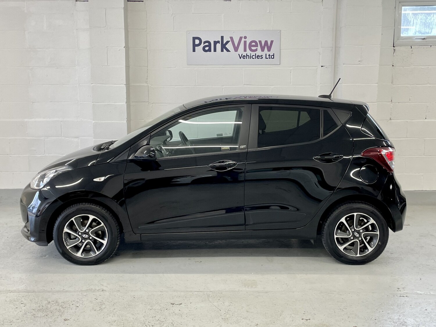 Used Hyundai i10 2018 for sale - 76571241: Photo 6