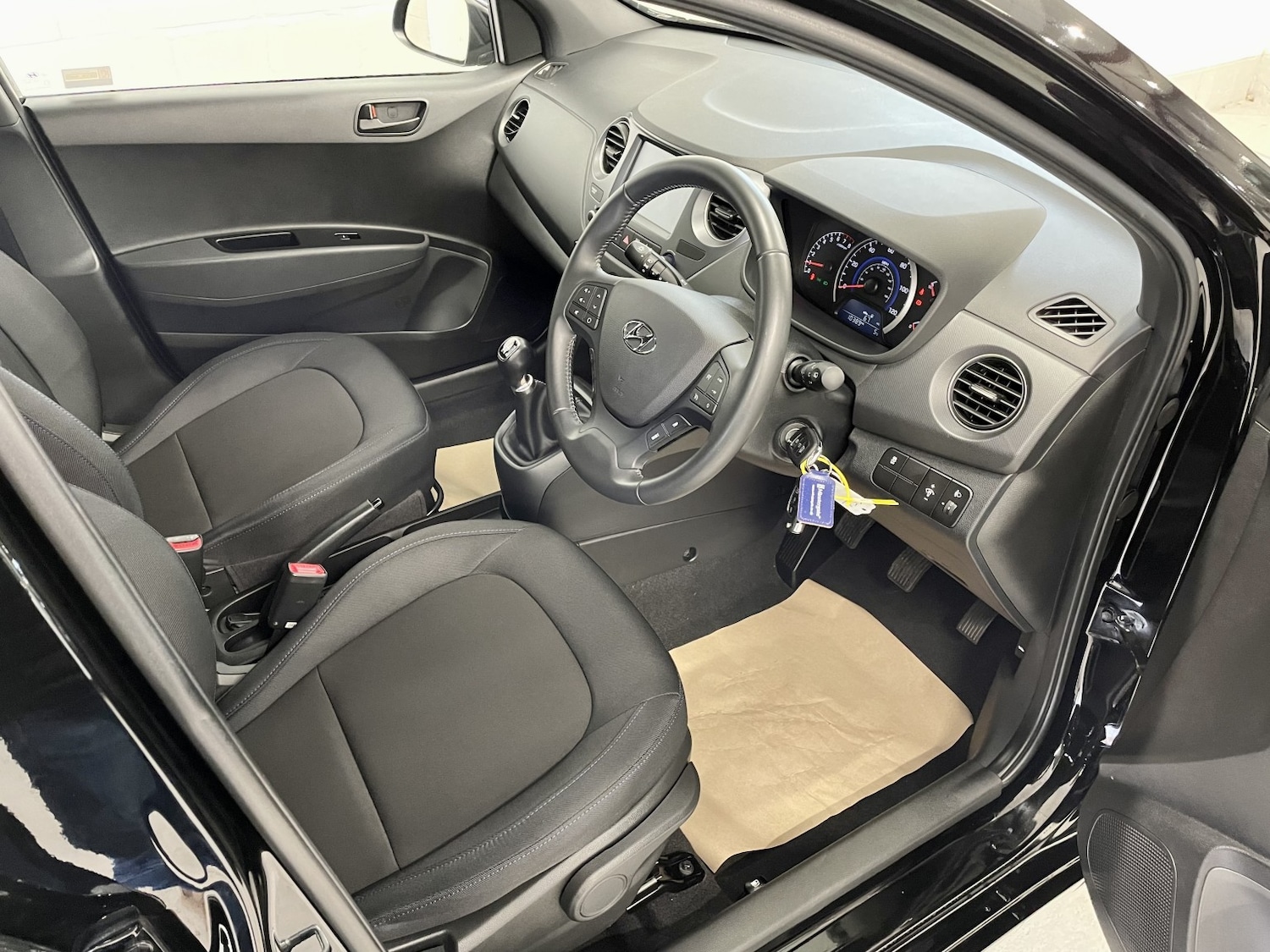 Used Hyundai i10 2018 for sale - 76571241: Photo 8