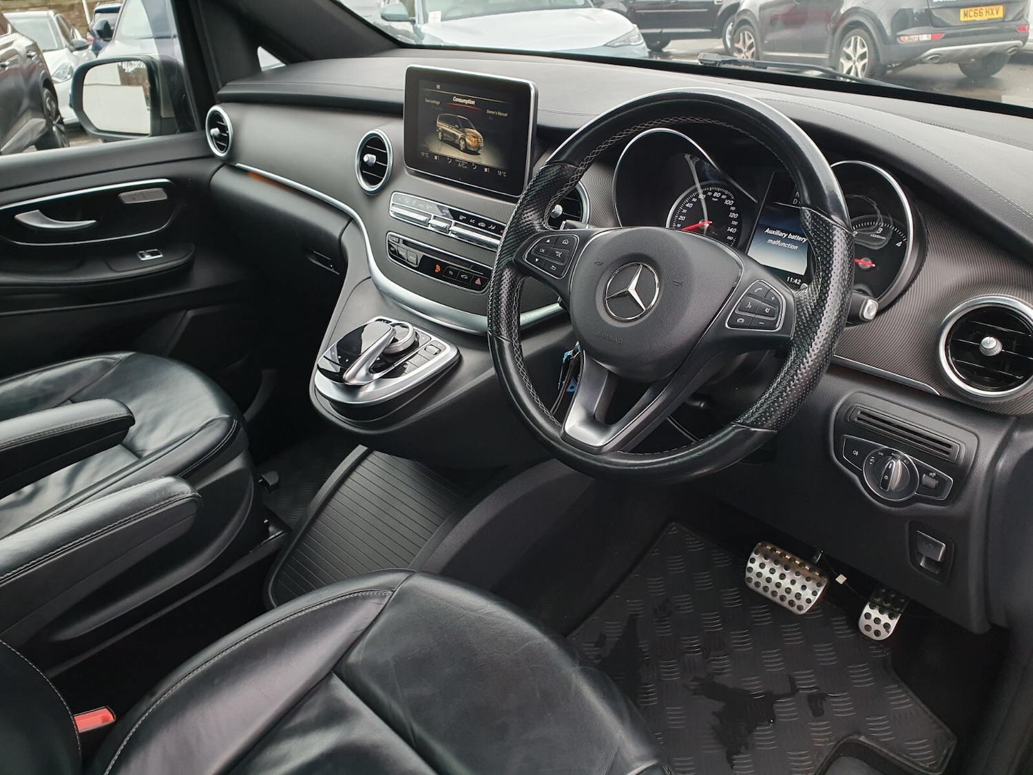 Used Mercedes-Benz V-Class 2017 for sale - 77137625: Photo 21