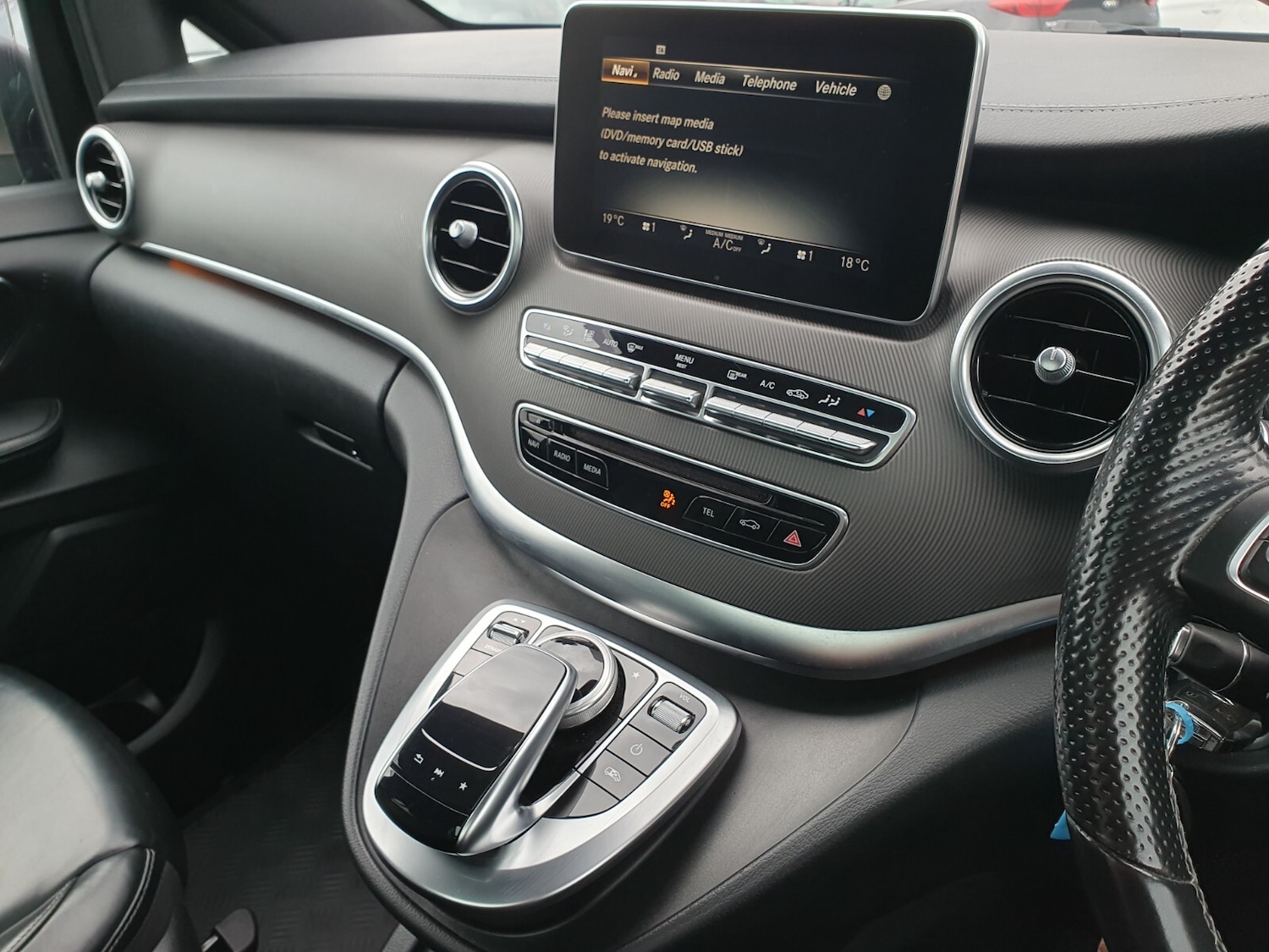 Used Mercedes-Benz V-Class 2017 for sale - 77137625: Photo 27