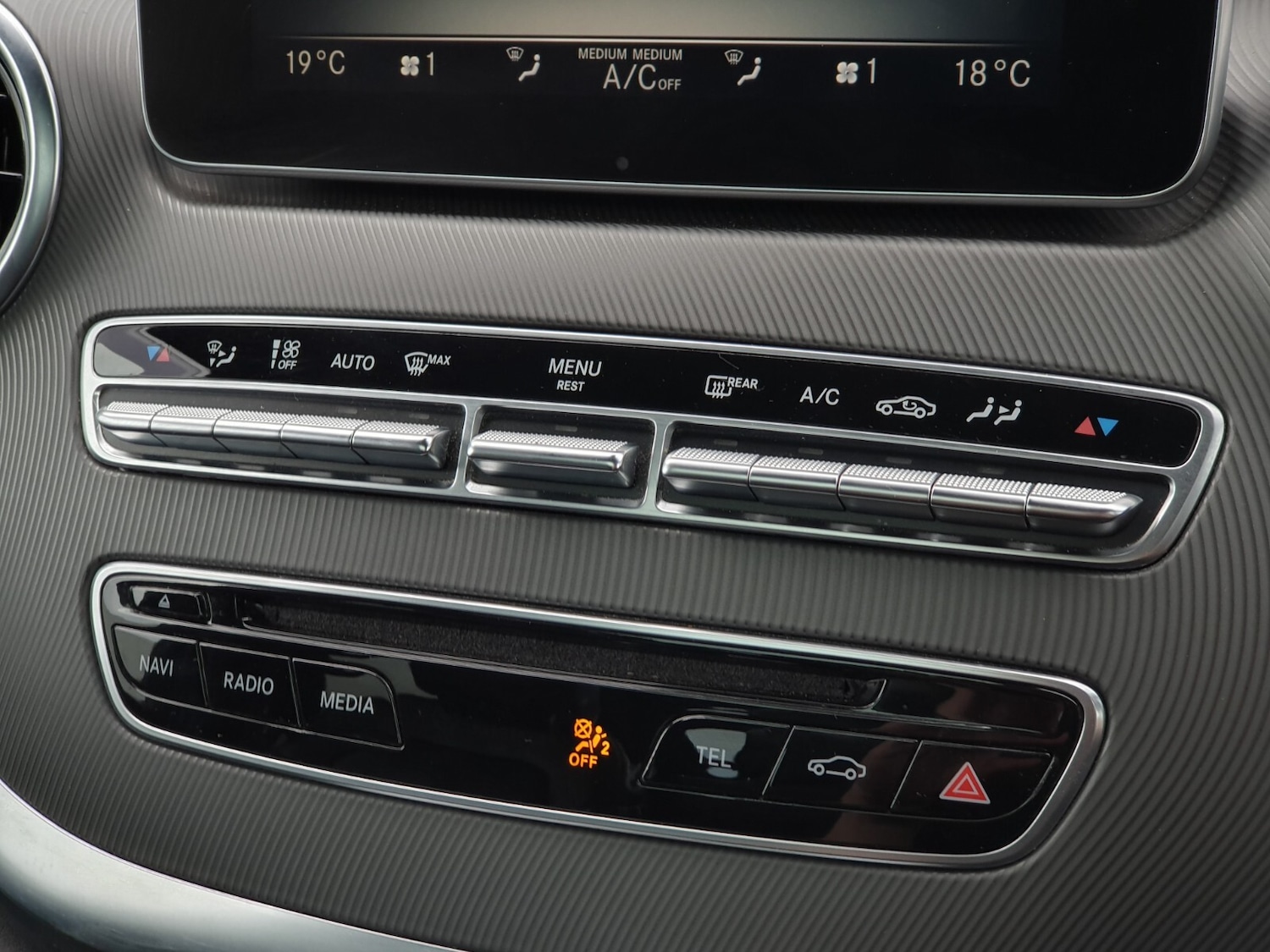 Used Mercedes-Benz V-Class 2017 for sale - 77137625: Photo 28