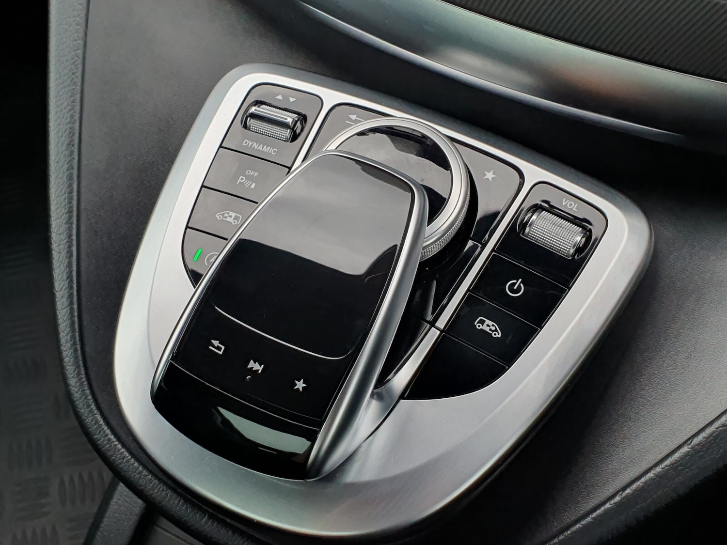 Used Mercedes-Benz V-Class 2017 for sale - 77137625: Photo 30