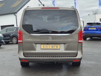 Used Mercedes-Benz V-Class 2017 for sale - 77137625: Photo