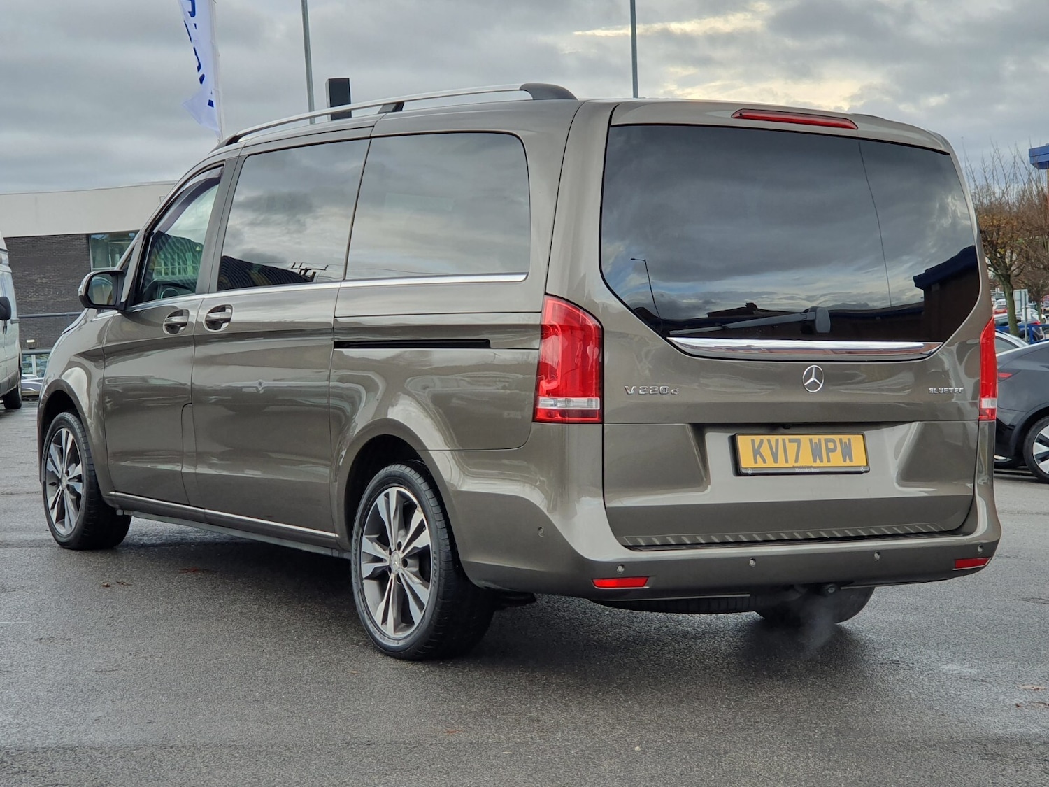 Used Mercedes-Benz V-Class 2017 for sale - 77137625: Photo 5