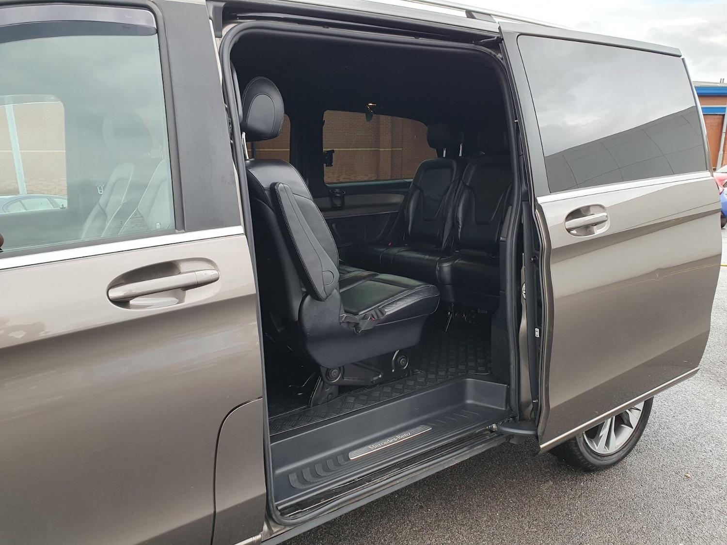 Used Mercedes-Benz V-Class 2017 for sale - 77224924: Photo 12