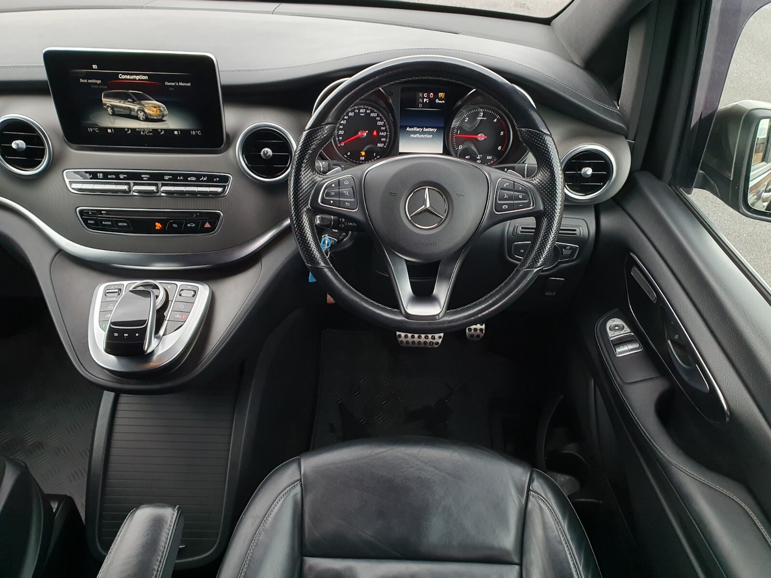 Used Mercedes-Benz V-Class 2017 for sale - 77224924: Photo 18