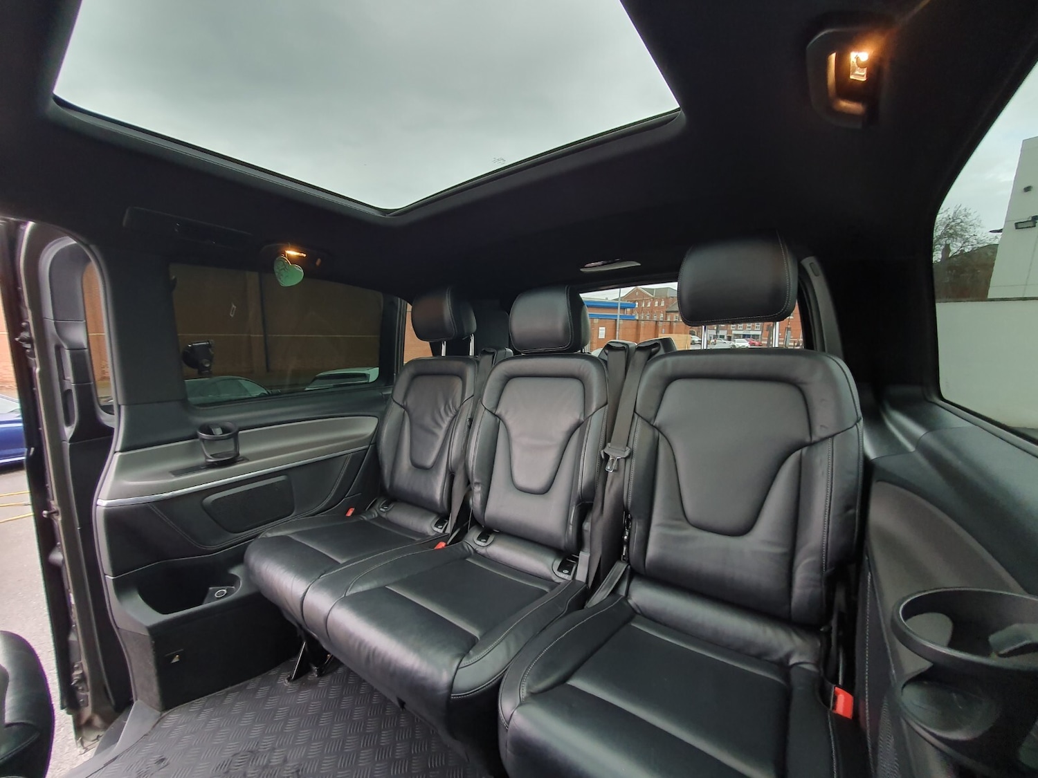 Used Mercedes-Benz V-Class 2017 for sale - 77224924: Photo 20