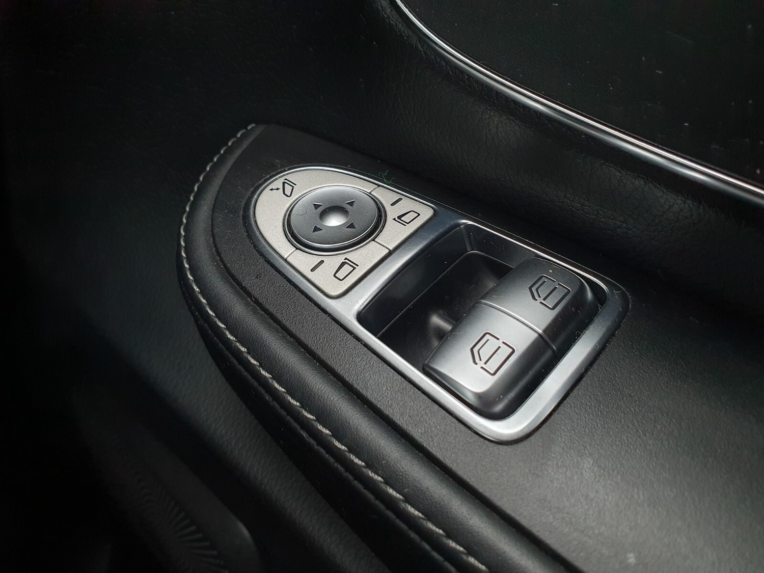 Used Mercedes-Benz V-Class 2017 for sale - 77224924: Photo 34