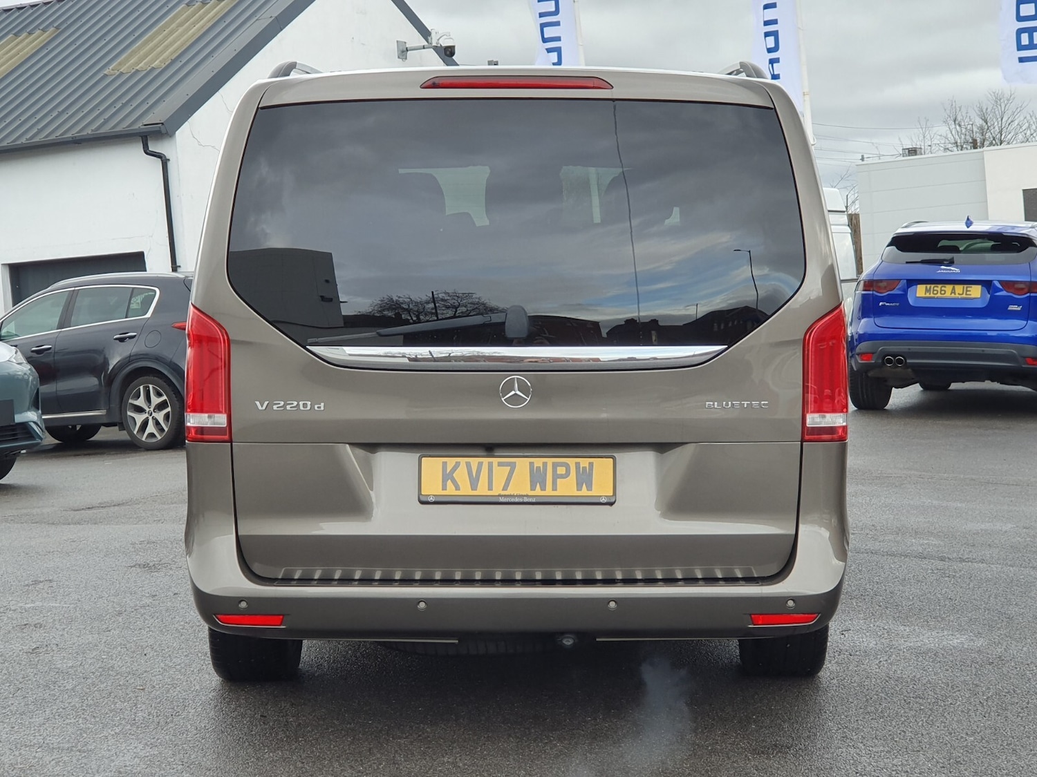 Used Mercedes-Benz V-Class 2017 for sale - 77224924: Photo 4