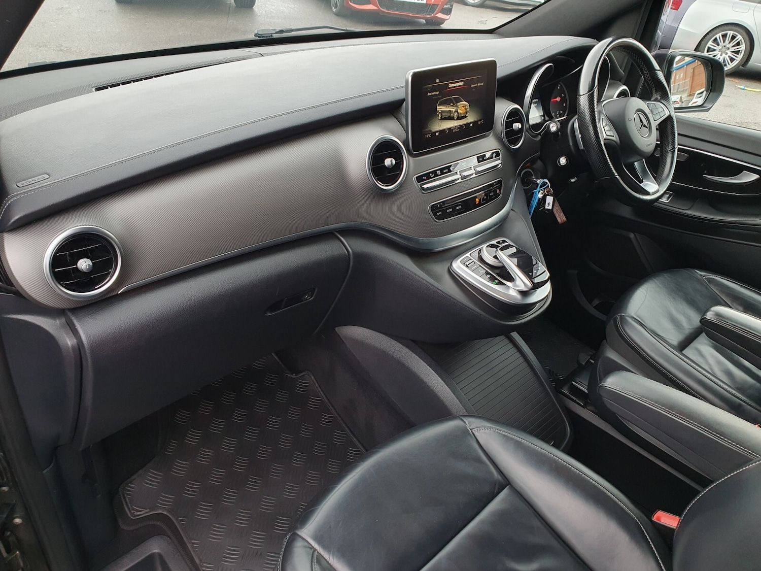 Used Mercedes-Benz V-Class 2017 for sale - 77224924: Photo 9