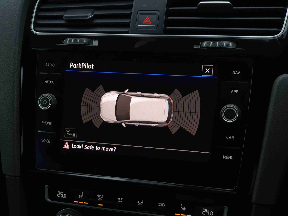 Used Volkswagen Golf 2017 for sale - 77137607: Photo 20