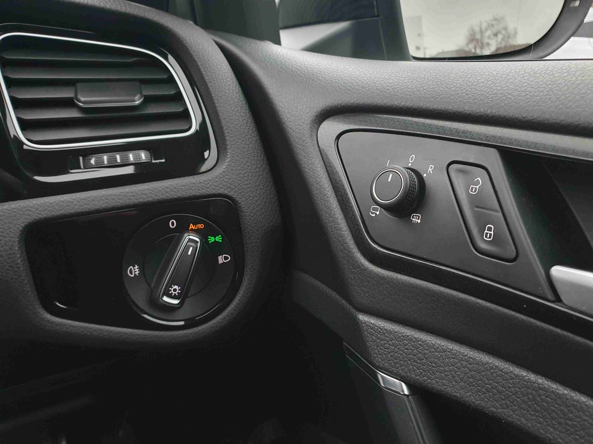 Used Volkswagen Golf 2017 for sale - 77137607: Photo 21