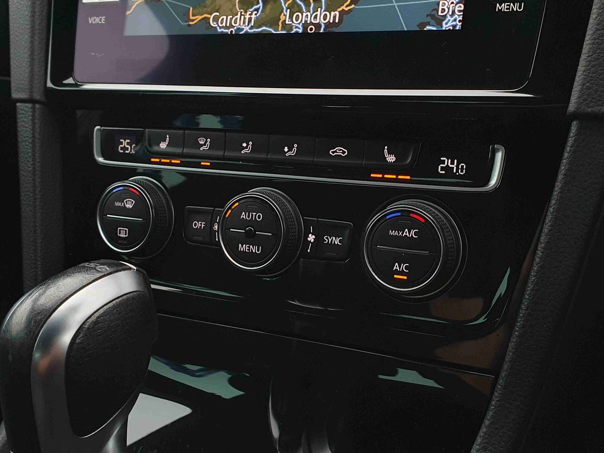 Used Volkswagen Golf 2017 for sale - 77137607: Photo 23