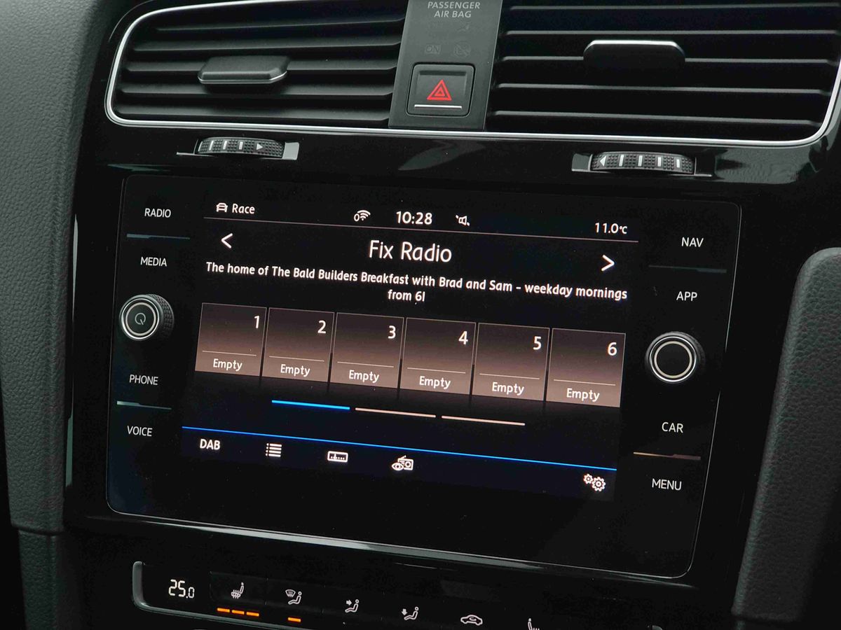 Used Volkswagen Golf 2017 for sale - 77137607: Photo 24