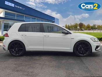 Used Volkswagen Golf 2017 for sale - 77137607: Photo