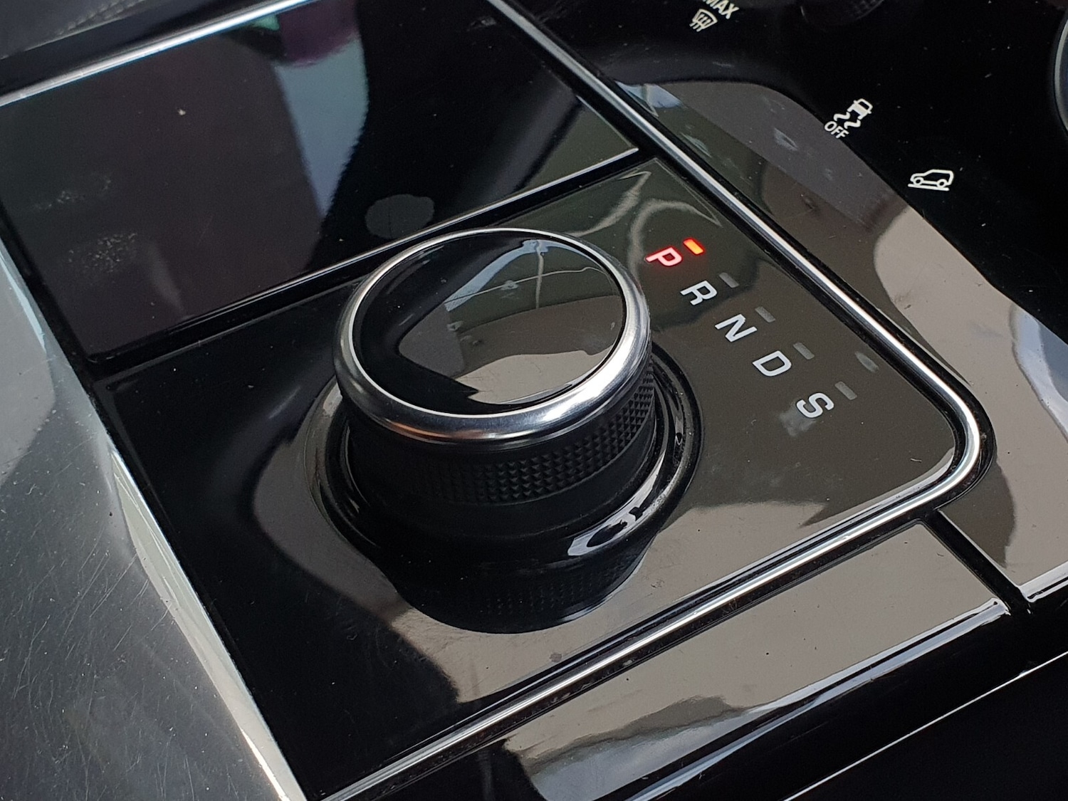 Used Land Rover Range Rover Velar 2018 for sale - 77950603: Photo 22