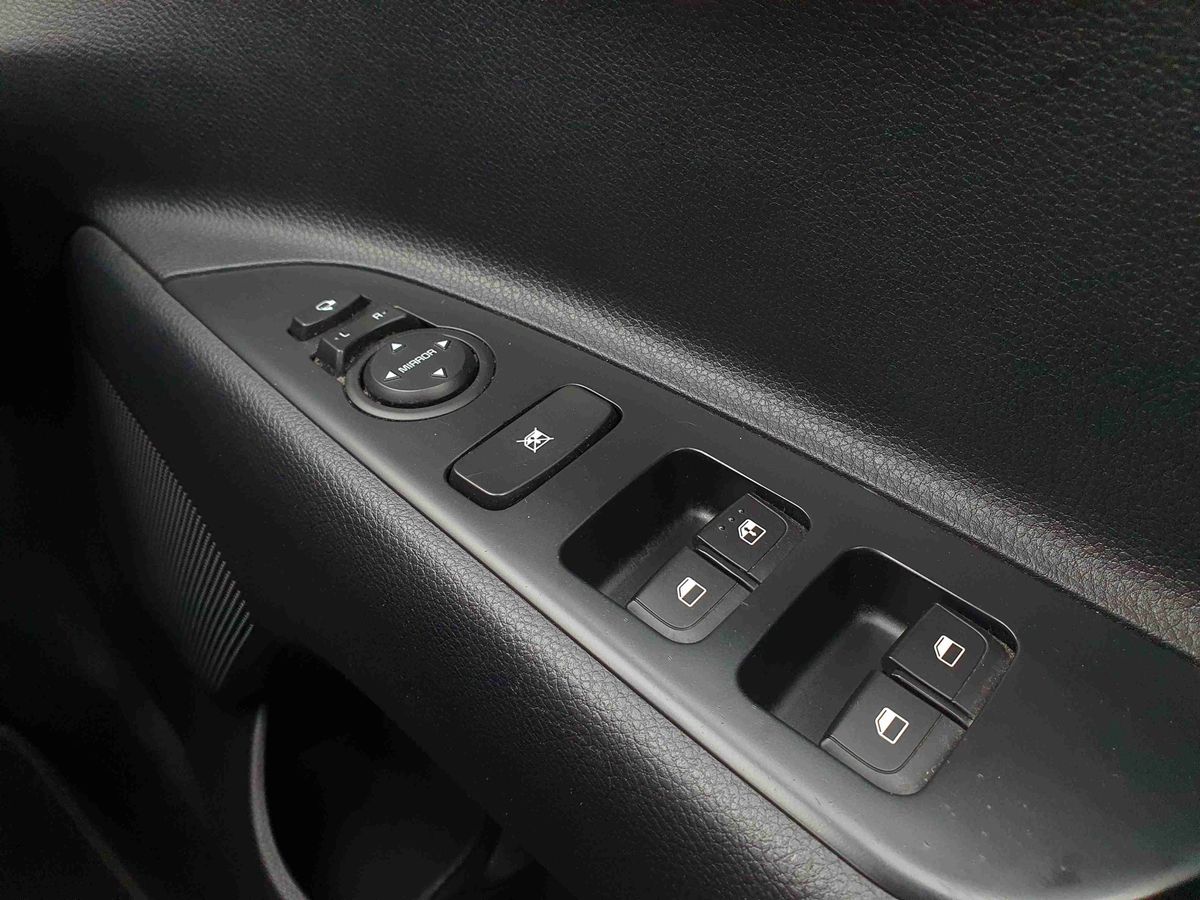 Used Kia Stonic 2018 for sale - 77771156: Photo 23