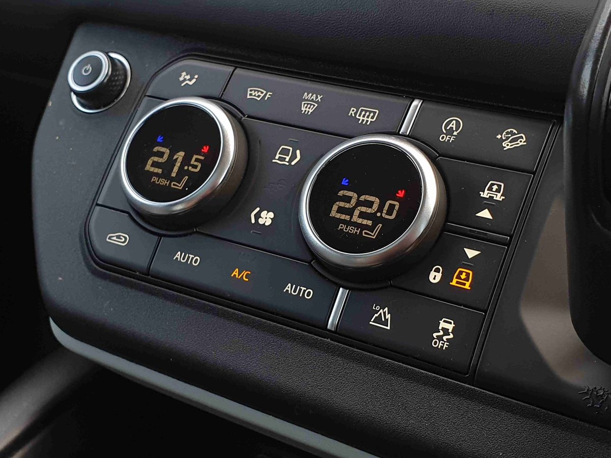 Used Land Rover Defender 2021 for sale - 77950660: Photo 22