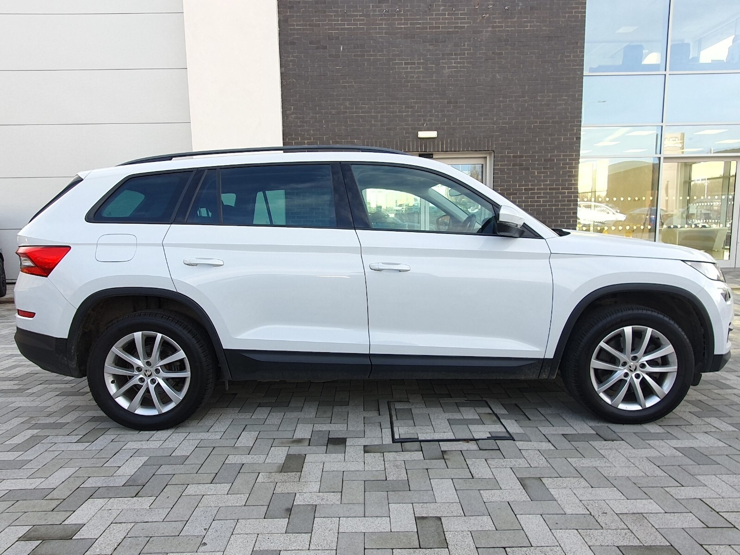 Used Skoda Kodiaq 2021 for sale - 77137612: Photo 2