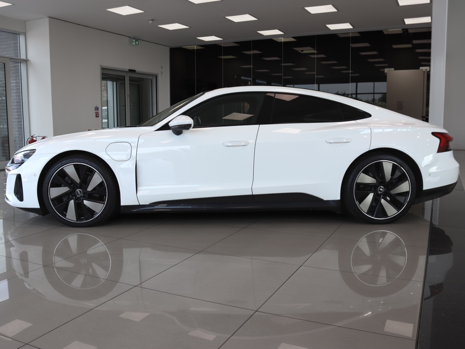 Used Audi e-tron GT 2021 for sale - 77137654: Photo 6