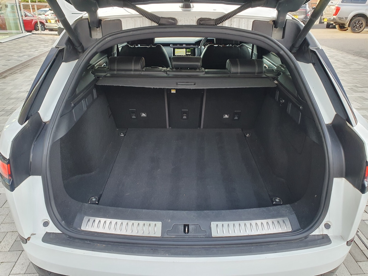 Used Land Rover Range Rover Velar 2018 for sale - 77137649: Photo 13