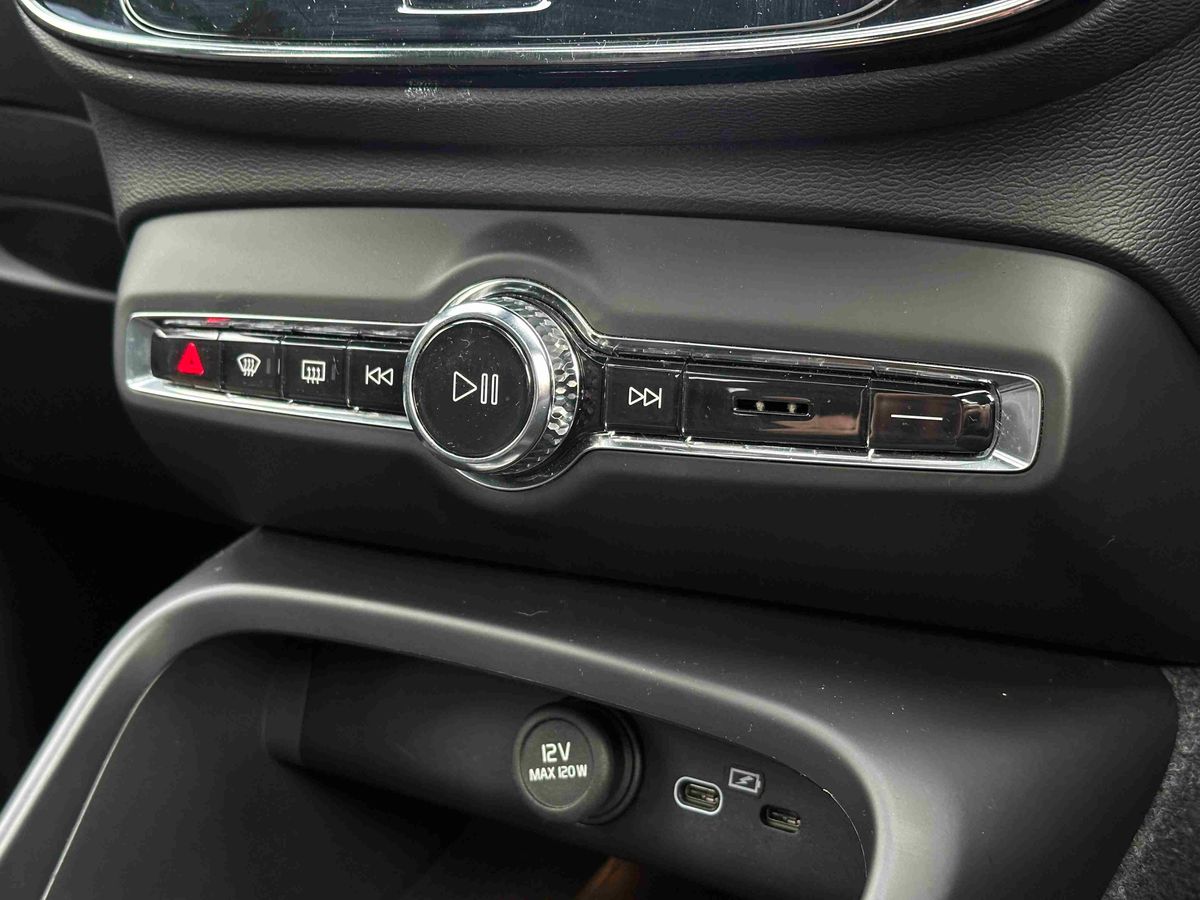 Used Volvo XC40 2023 for sale - 77218746: Photo 21