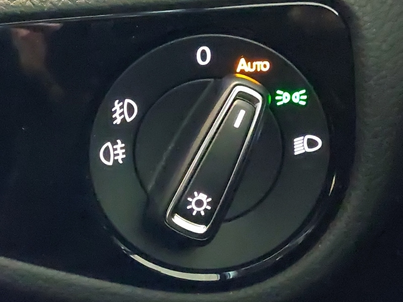 Used Volkswagen Golf 2018 for sale - 76420861: Photo 19