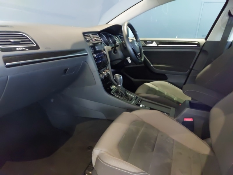 Used Volkswagen Golf 2018 for sale - 76420861: Photo 5