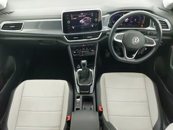 Used Volkswagen T-Roc 2023 for sale - 77660872: Photo