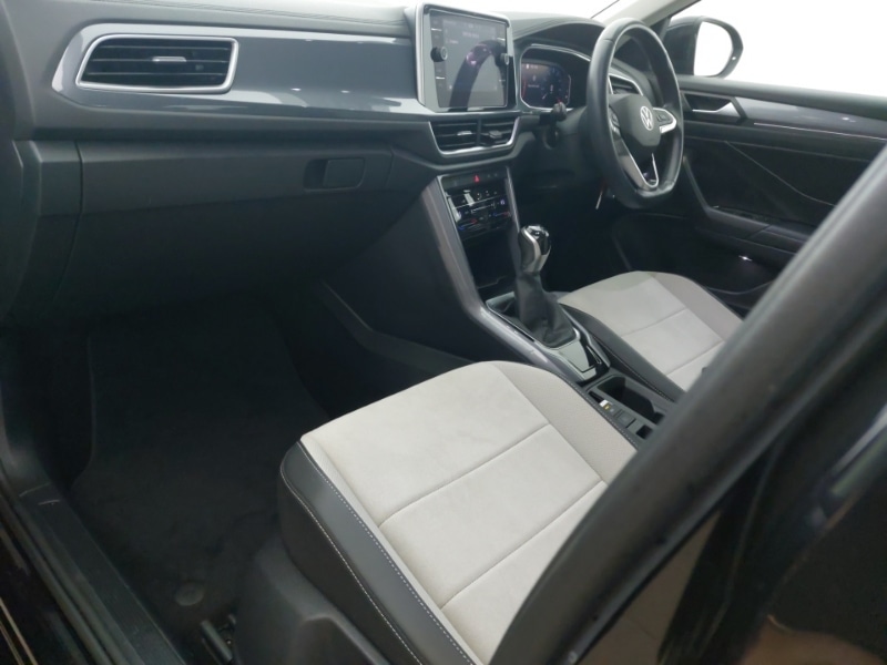 Used Volkswagen T-Roc 2023 for sale - 77660872: Photo 5