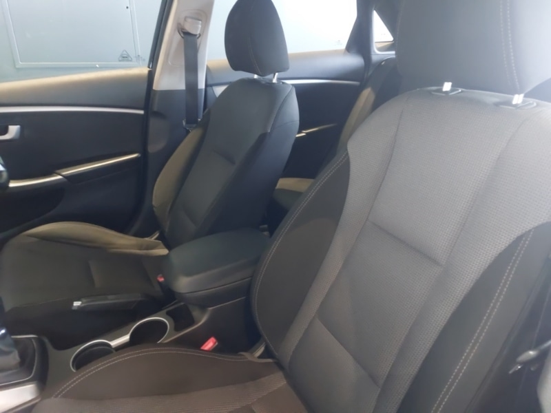 Used Hyundai i30 2015 for sale - 76707760: Photo 5