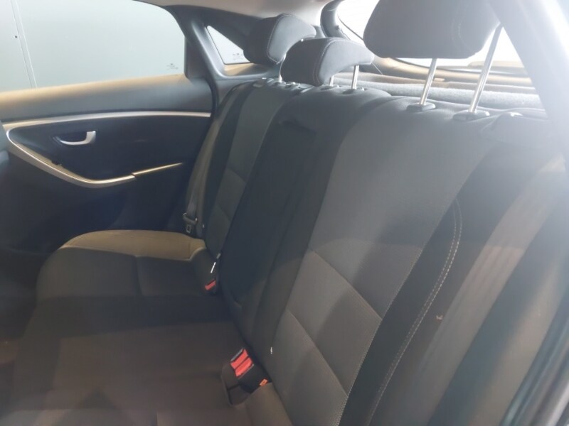 Used Hyundai i30 2015 for sale - 76707760: Photo 6