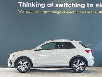 Used Volkswagen T-Roc 2025 for sale - 77197676: Photo