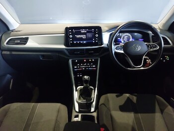 Used Volkswagen T-Roc 2023 for sale - 77682486: Photo