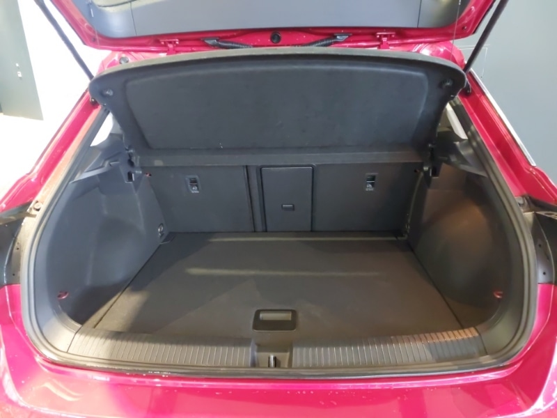 Used Volkswagen T-Roc 2023 for sale - 77682486: Photo 8