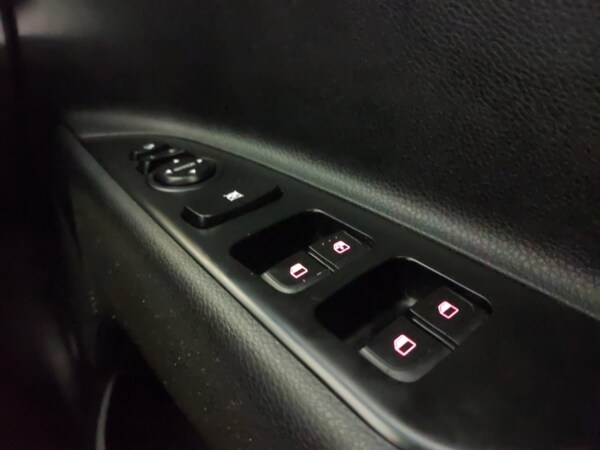 Used Kia Stonic 2022 for sale - 76258549: Photo 19