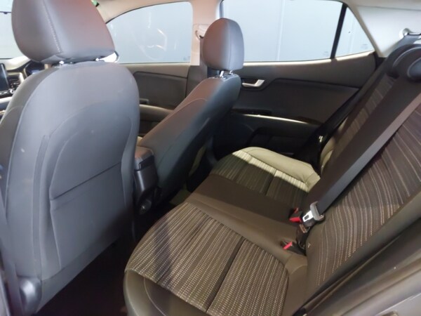 Used Kia Stonic 2022 for sale - 76258549: Photo 6