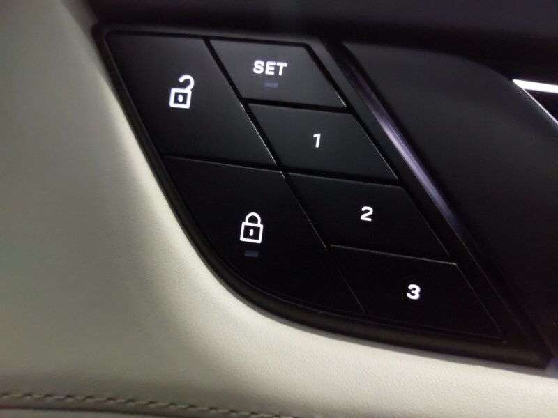 Used Porsche Taycan 2023 for sale - 78211371: Photo 19