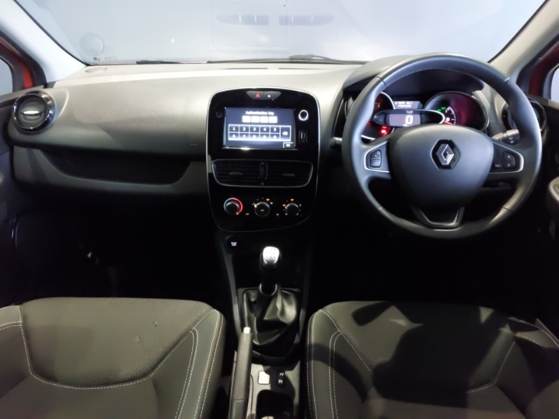 Used Renault Clio 2018 for sale - 76358703: Photo 2