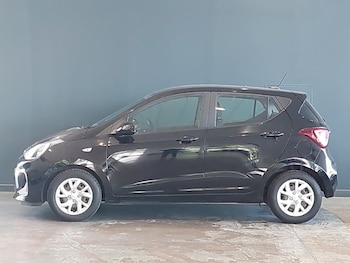 Used Hyundai i10 2017 for sale - 79481094: Photo