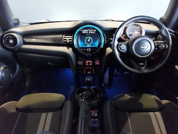 Used MINI Hatch 2019 for sale - 76533143: Photo